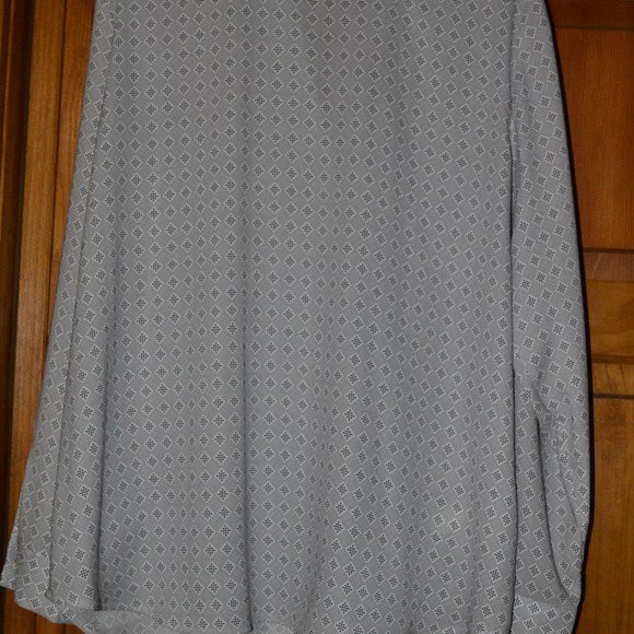 blouse - Picture 2 of 2